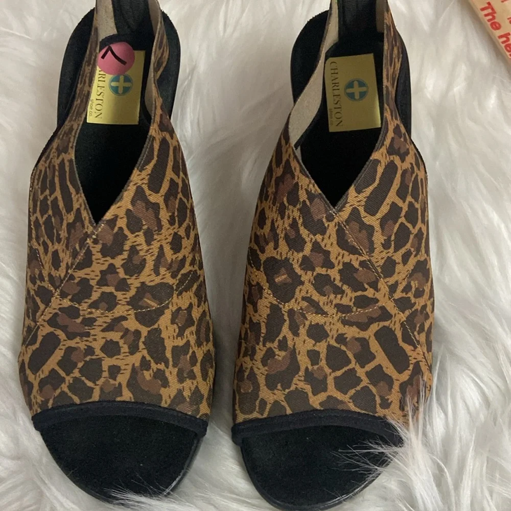 CHARLESTON SHOE CO. Sz 7 Brown Leopard Women’s Heels - Picture 9 of 9